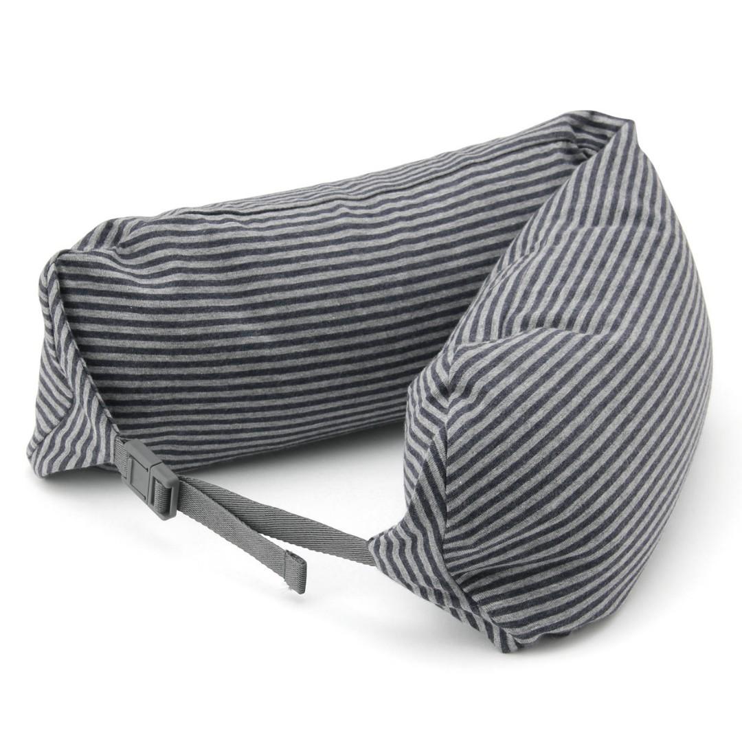muji flight pillow