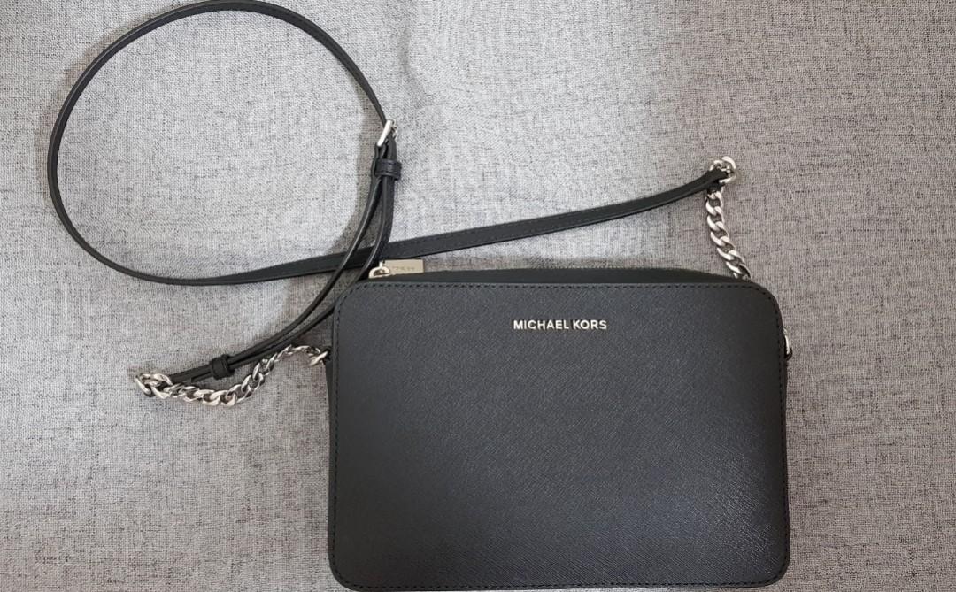 michael kors jet set crossbody size