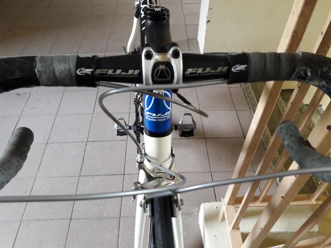 Fuji Team Carbon Road bike / bicycle 