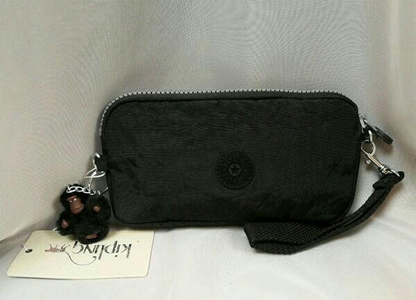 Kipling black deals purse