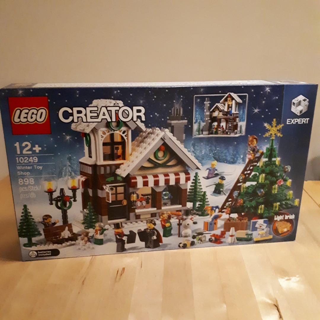 Lego creator expert winter toy shop 2025