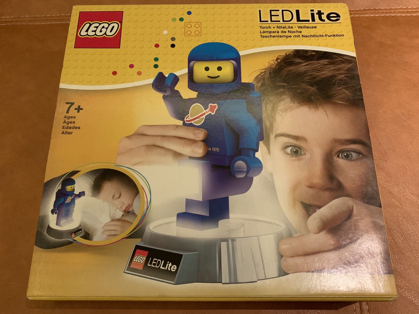 lego blue astronaut