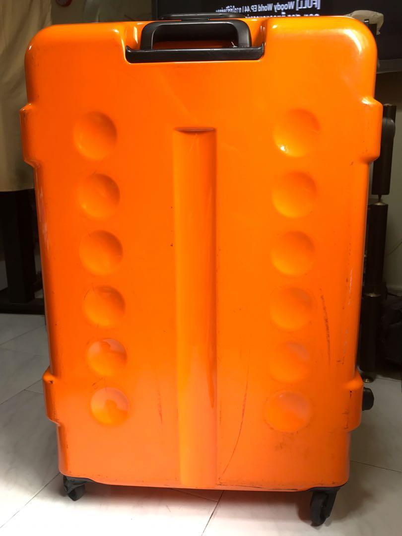 LoJel 32” sturdy hard case suitcase, Hobbies & Toys, Travel, Luggage on