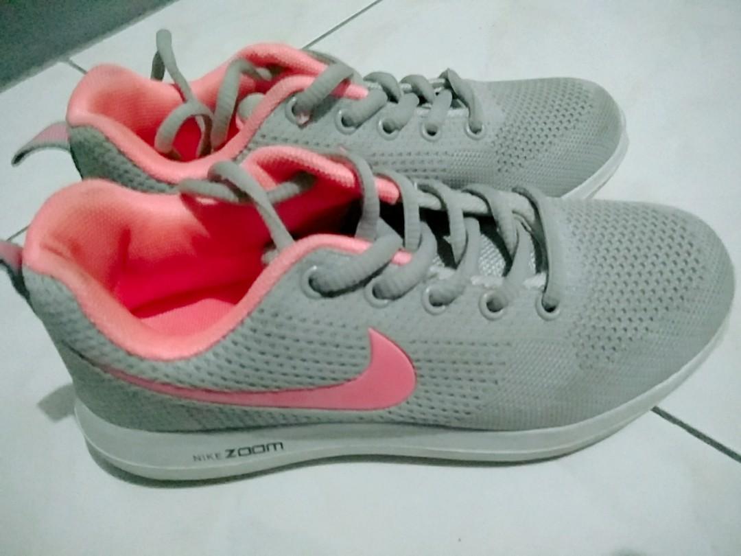 nike zoom rubber shoes