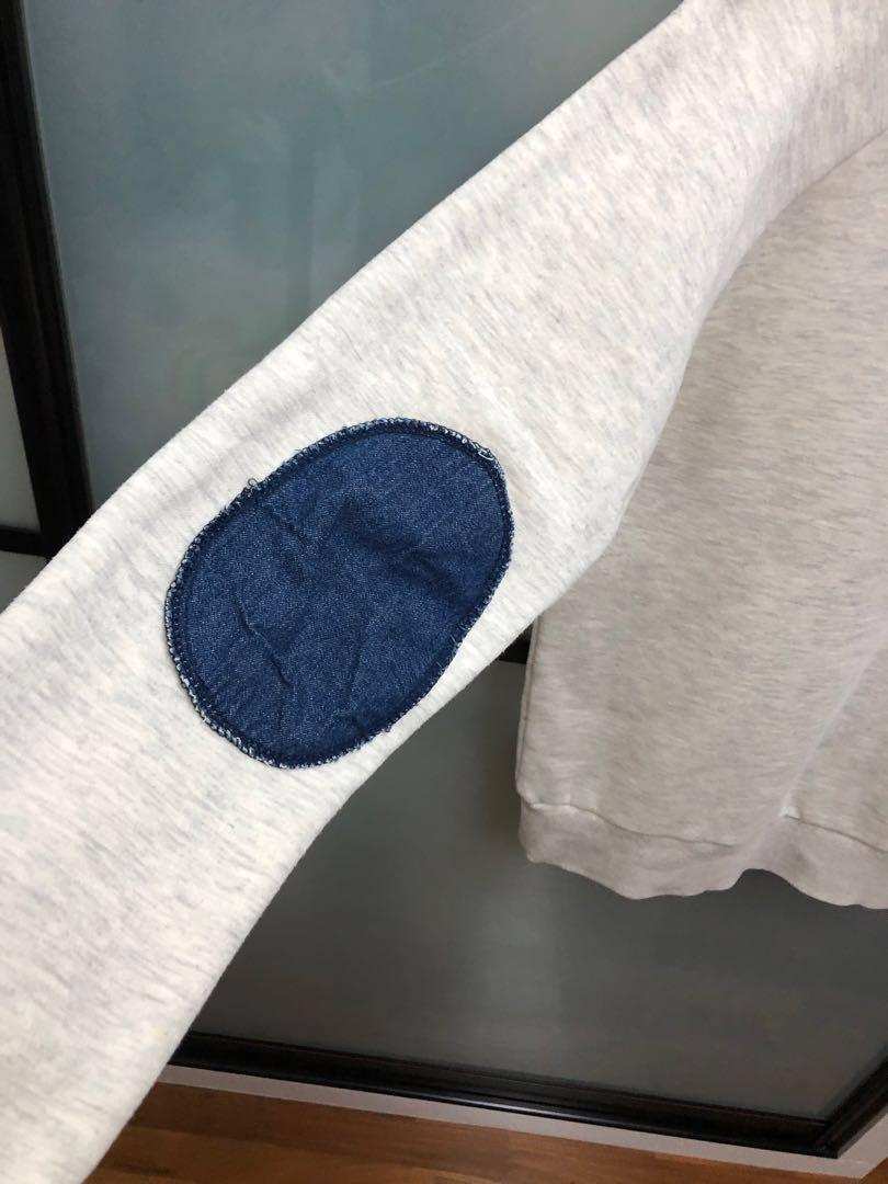 Pullover (Category: Hoodies) located in Singapore. Submitted by cric7 (Listing ID 206115920, Image 3). Description: Used once for the recent trip to Korea. .