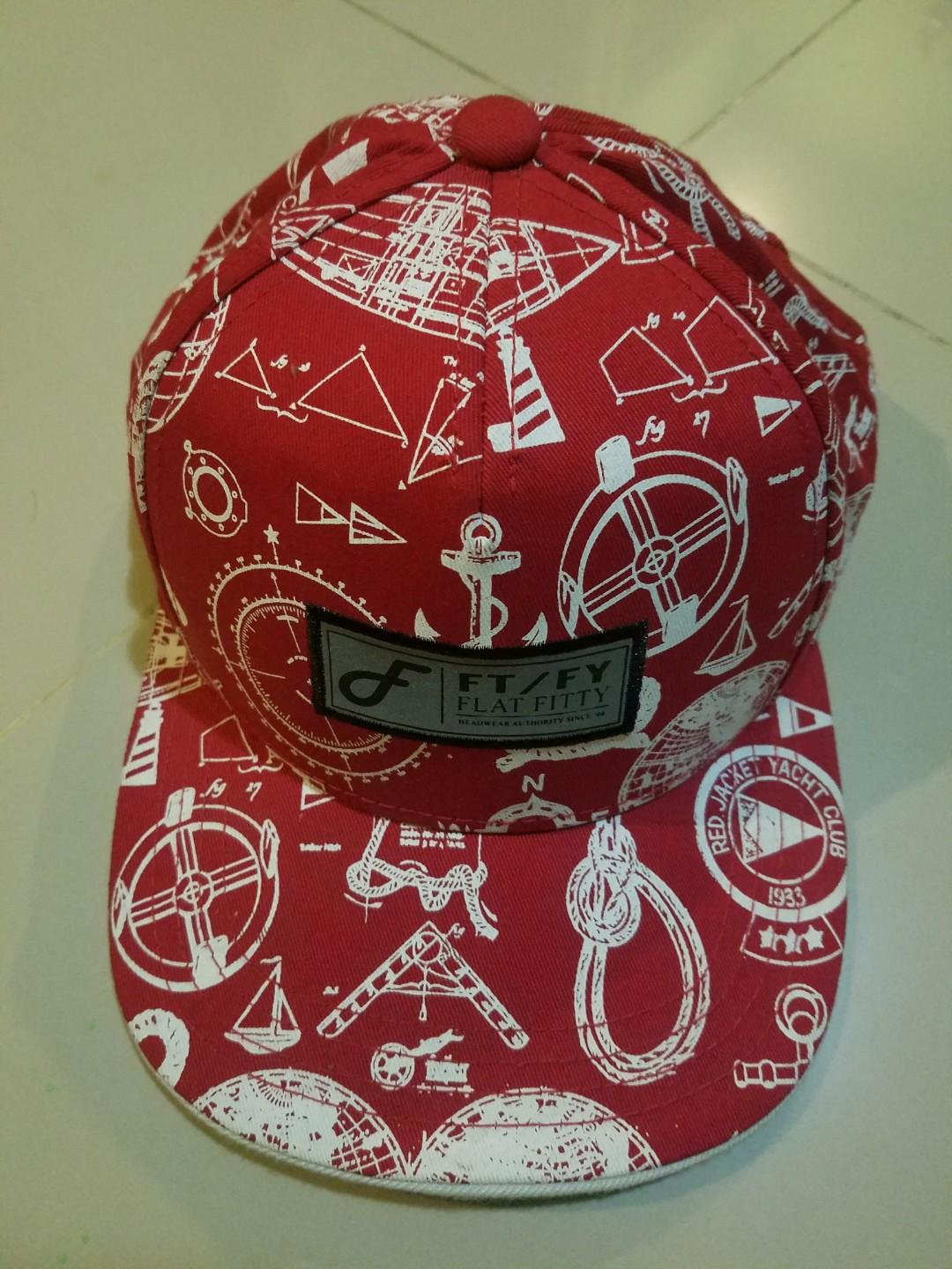 bersihbersih Topi Flat Fitty, Fesyen 