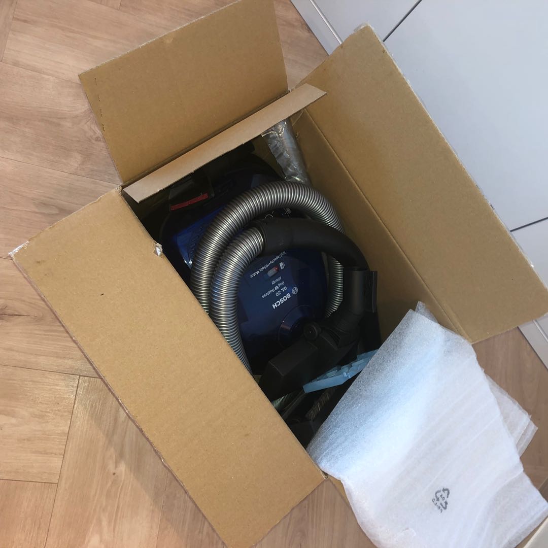 Bosch Aspirapolvere con sacchetto compatto, 600 W