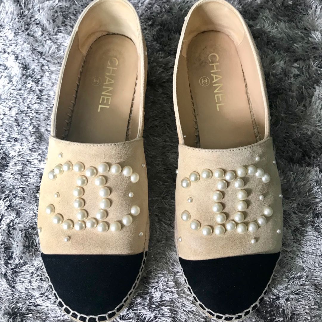 Chanel Pearl Espadrilles Size 37, Women's Fashion, Footwear, Flats on  Carousell