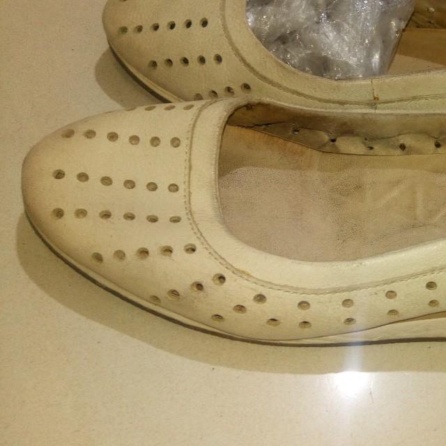 Hush Puppies Slip On For Women Shoes Size 40 Women S Fashion Women S Shoes On Carousell