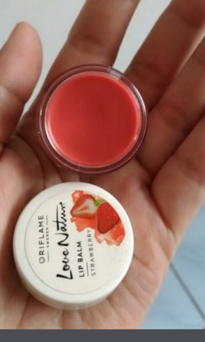 Lip Balm Oriflame Rasa Strawberry Kesehatan Kecantikan Rias Wajah Di Carousell