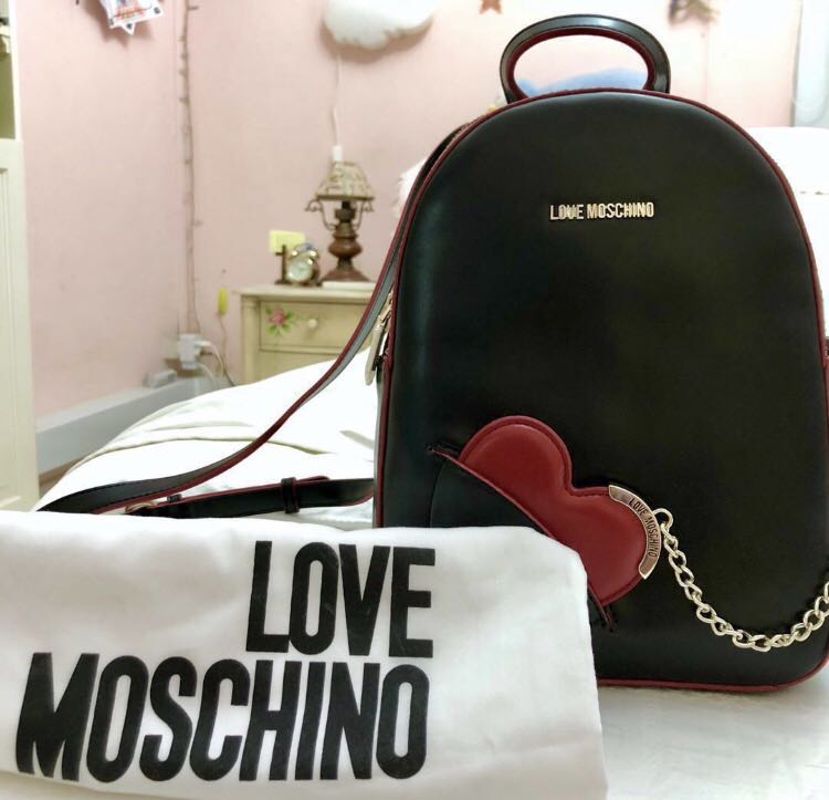 love moschino heart chain backpack