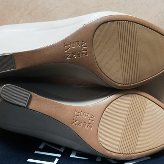 Olivia peep 2025 toe wedge naturalizer