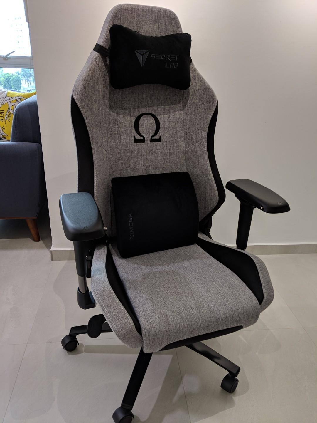 Secretlab Omega softweave fabric almost brand new Furniture