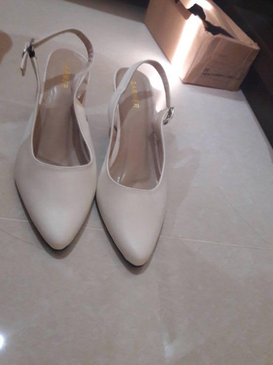 Sepatu Heels Putih Fesyen Wanita Sepatu Di Carousell