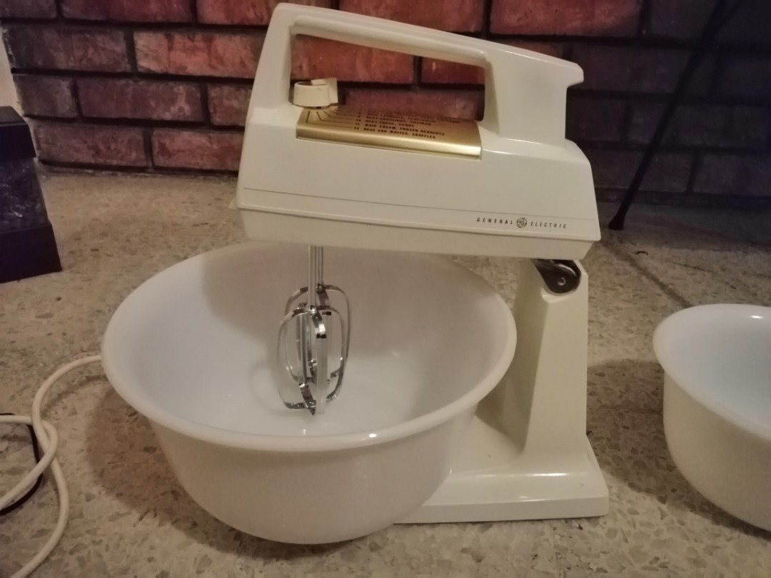 Vintage General Electric Stand Mixer, Furniture & Home Living, Home