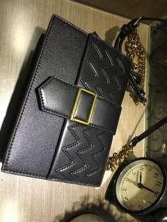 CHARLES&KEITH 斜背包