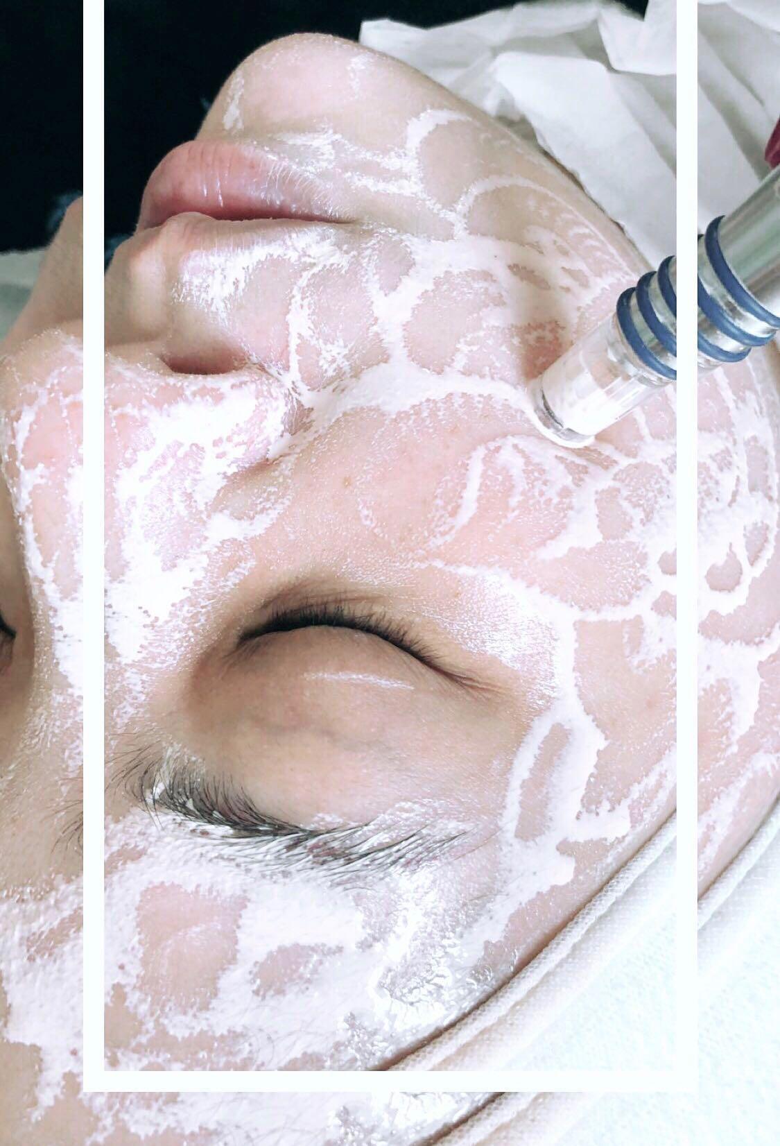 Amazing Korea Watershine BB Glow Skin Treatment (Category: Face Care) located in Singapore. Submitted by gemscloset (Listing ID 144003951, Image 1). Description: New year promo!!!! 💥💥💥 $50💥💥💥 .Each customer is only entitled to purchase 1x of promotion price . Actual price $120/Treatment Why wait ?! Dm us to lock your appt with us ! 🔥Year end promo Package available🔥 6 x Korea Watershine BB Glow Skin Treatment 🔥🔥🔥$450nett🔥🔥🔥 " The KO