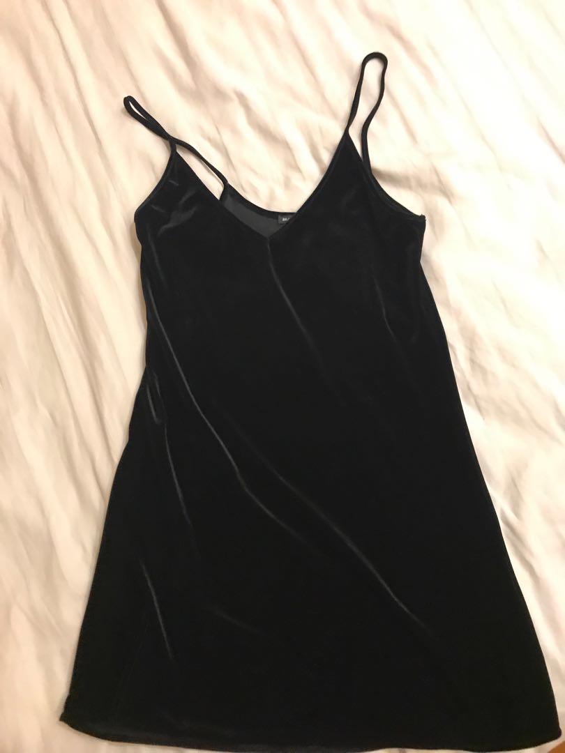 Brandy Melville black velvet dress Women s Fashion Tops Sleeveless on Carousell