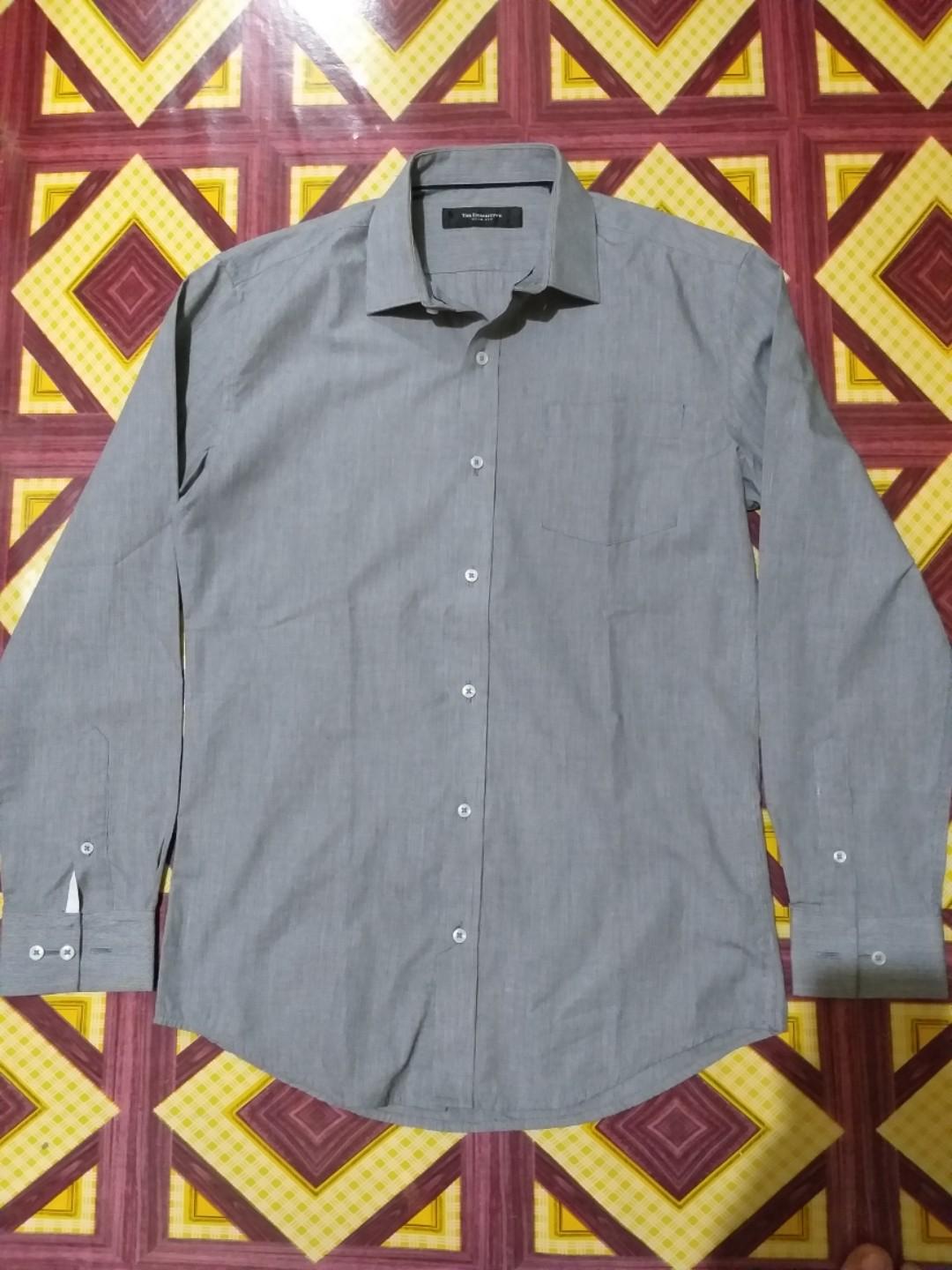 Kemeja The Executive Abu Abu Fesyen Pria Pakaian Atasan Di Carousell