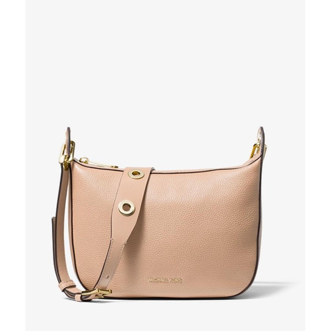 michael kors barlow medium pebbled leather messenger