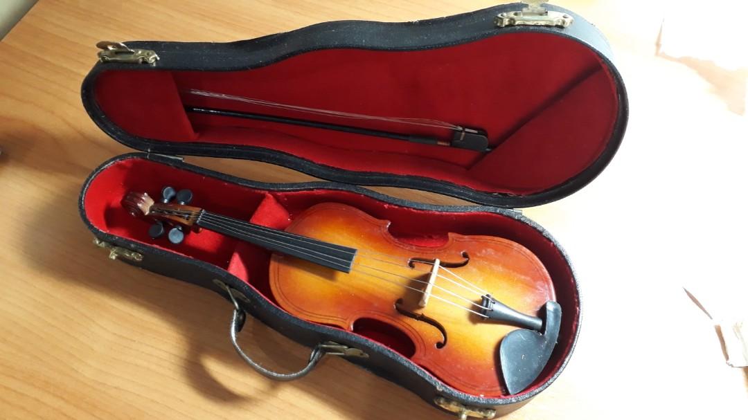 miniature toy violin