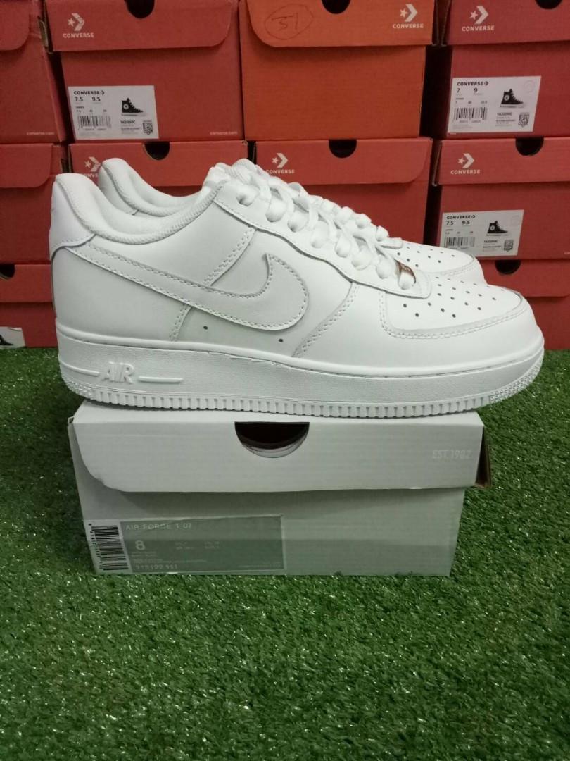 Nike air force one low triple white 