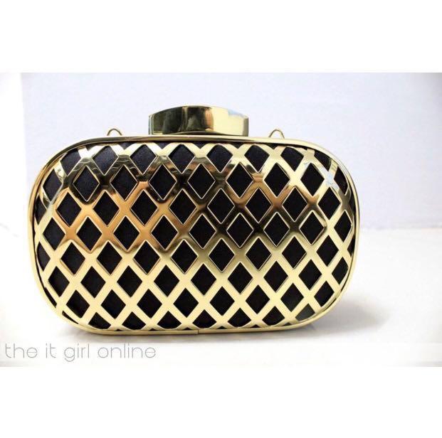 Pattern Dinner Clutch (Category: Clutches) located in Kuala Lumpur. Submitted by dynamitee (Listing ID 199749331, Image 1). Description: Jenis: Others Bahan: Others.