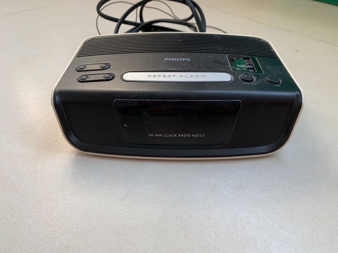 Philips FM Radio AJ3122/12, Audio, Portable Music Players on Carousell