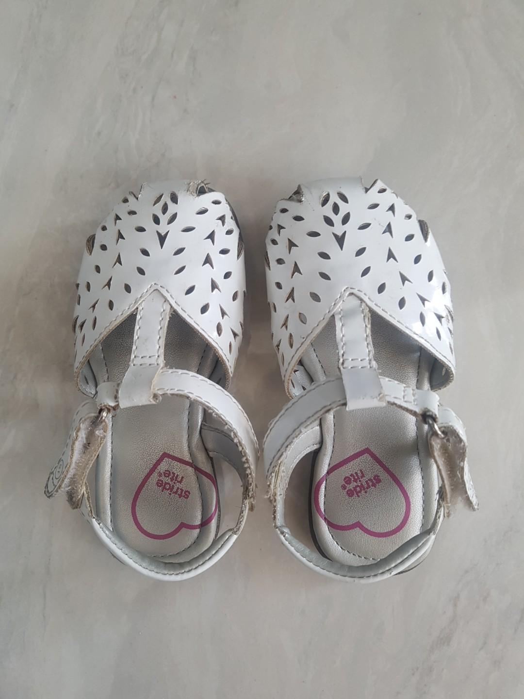 Stride rite clearance lola sandal