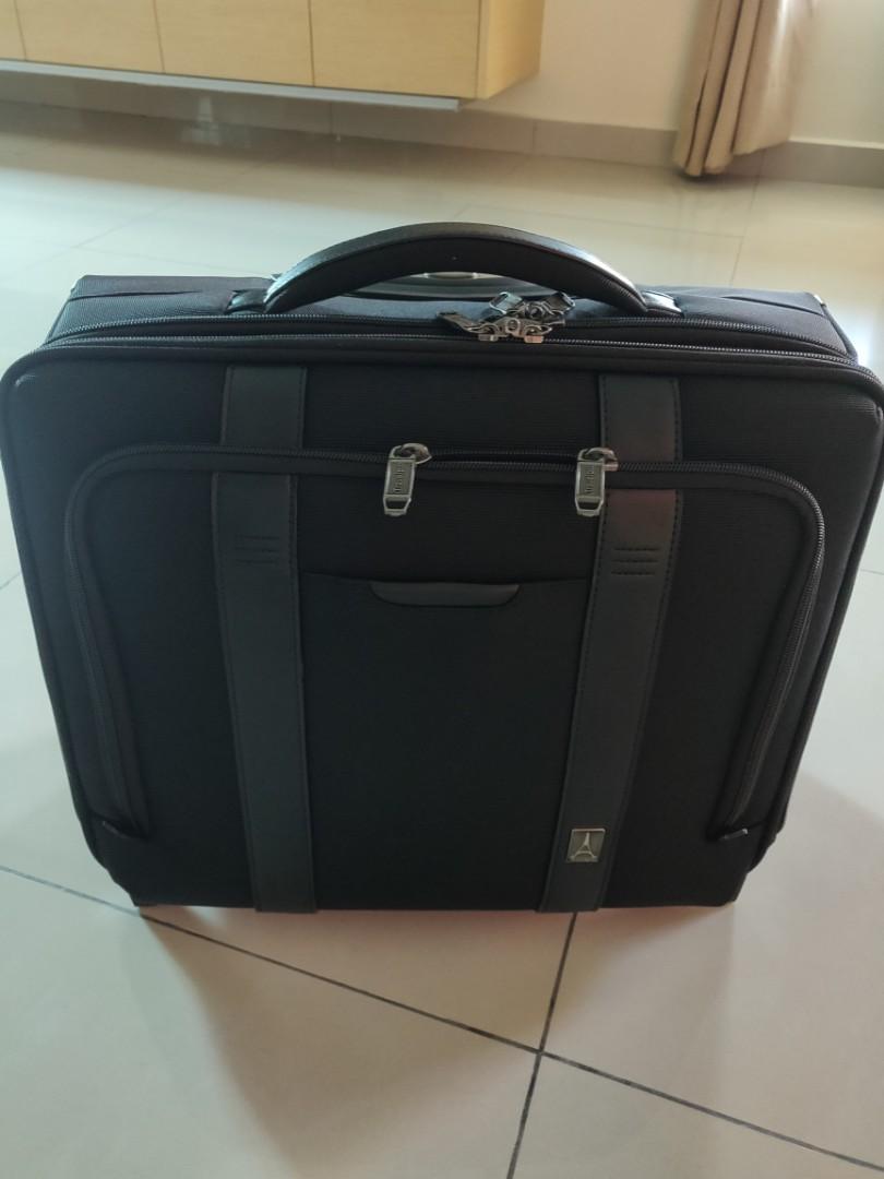 travelpro wheeled briefcase