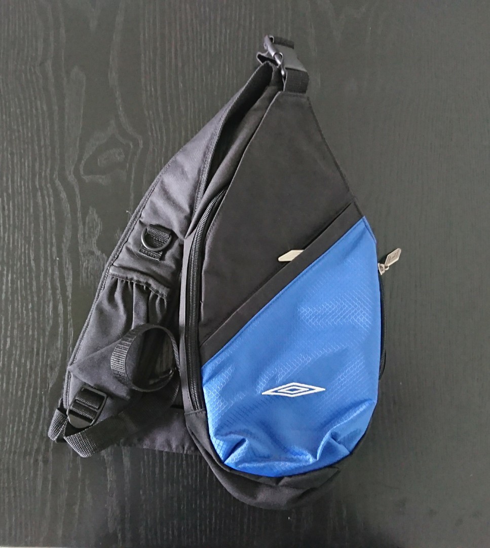 umbro sling bag