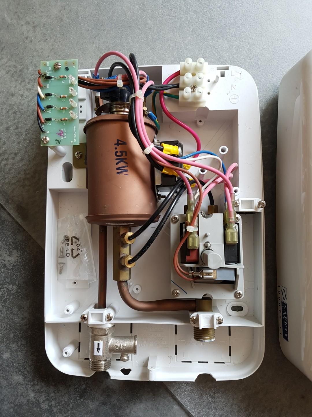 Bennington multipoint instant water heater, TV & Home Appliances, Water