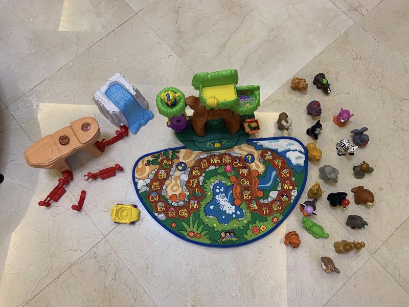 Fisher Price Little People A to Z Learning Zoo Playset, Hobbies & Toys