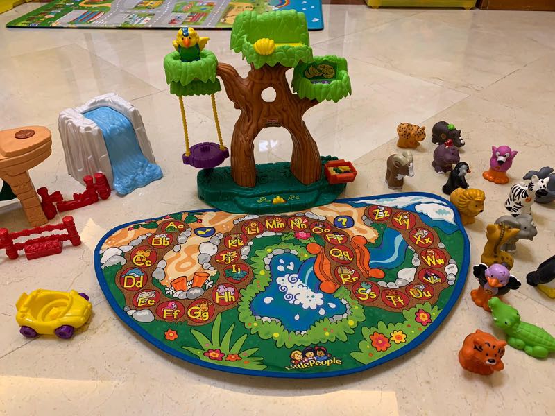 Fisher Price Little People A to Z Learning Zoo Playset, Hobbies & Toys