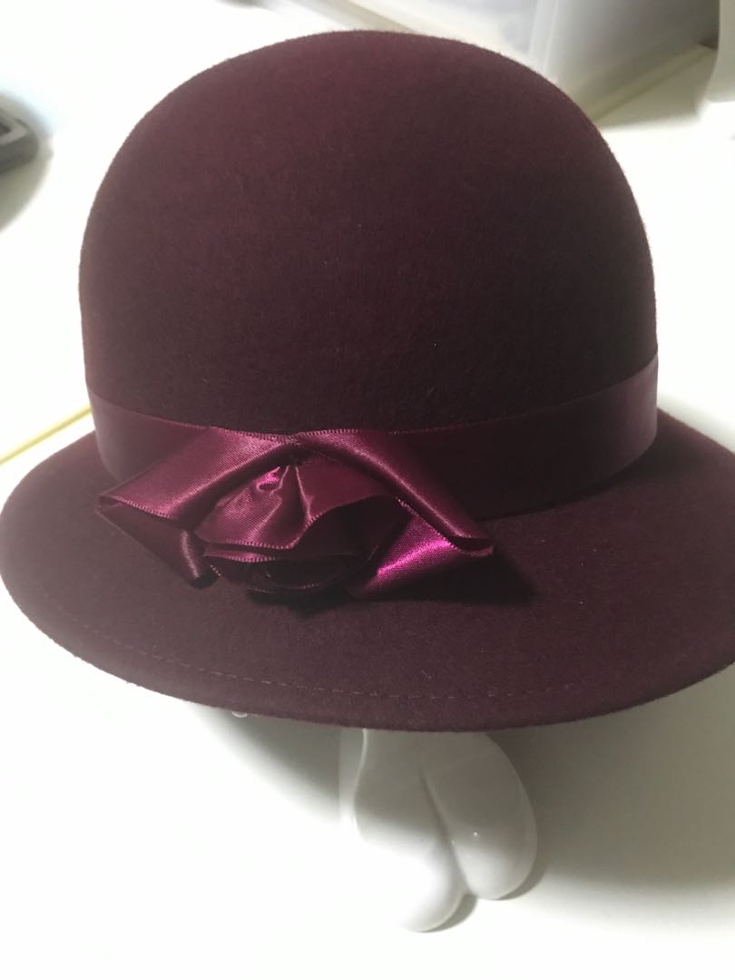 Maroon hat, Women's Fashion, Watches & Accessories, Hats & Beanies on