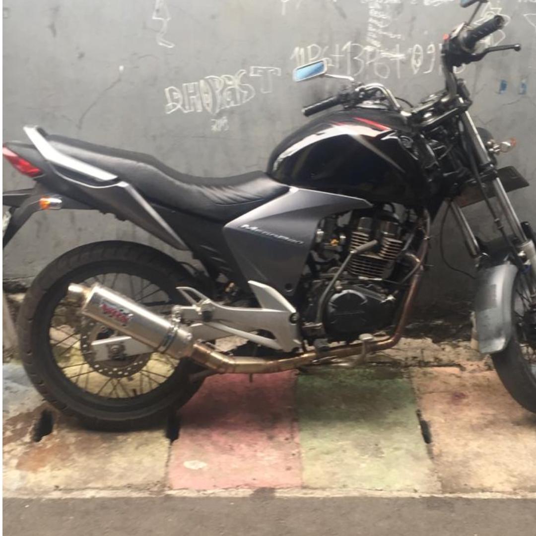 Megapro monoshock, Motor di Carousell
