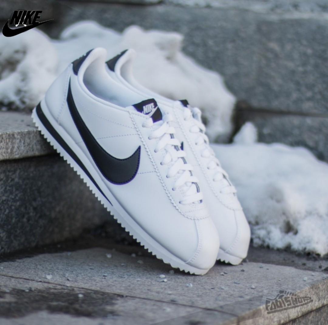 nike leather running shoes