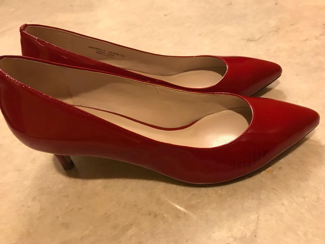 red pump heels