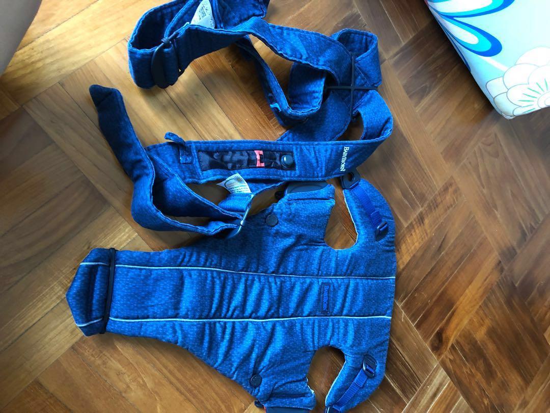 baby bjorn carrier blue