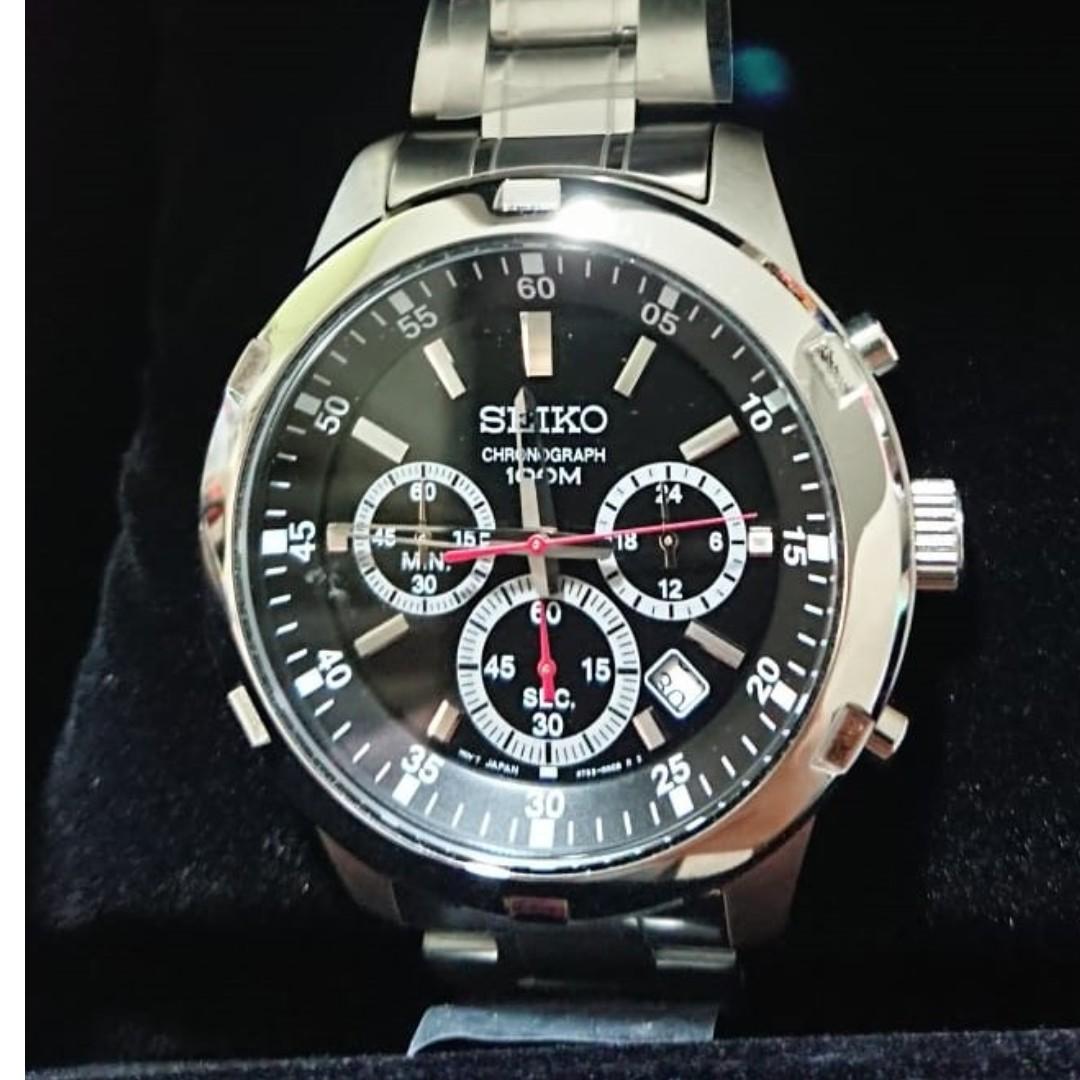 Seiko Chronograph 100m Quartz Men's Silver Stainless Steel Bracelet Watch,  Luxury, Watches on Carousell
