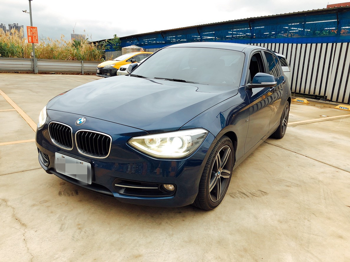 12年bmw118i 藍色跑12萬熱門車中古車二手車 汽車 汽車出售在旋轉拍賣