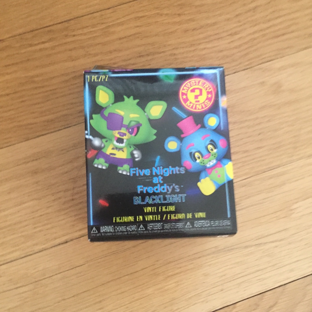 Five nights at freddy's on sale blacklight mystery minis