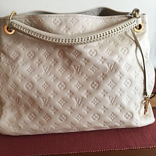 LV Artsy Shoulder Bag, Women's Fashion, Bags & Wallets, Shoulder Bags on  Carousell