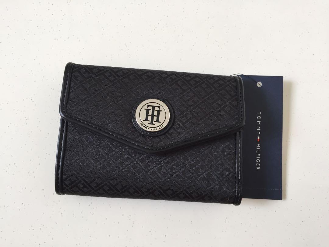 tommy hilfiger wallet ladies