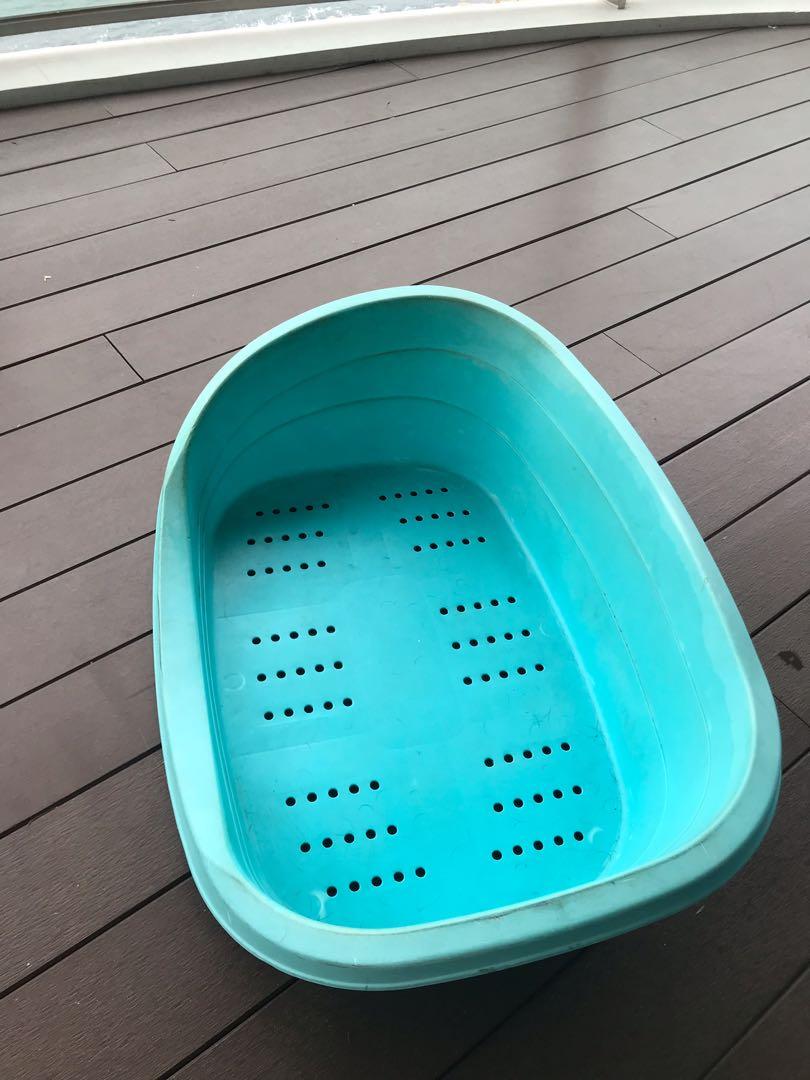 Plastic indoor and outdoor dog bedbig dogs, Pet Supplies, Homes