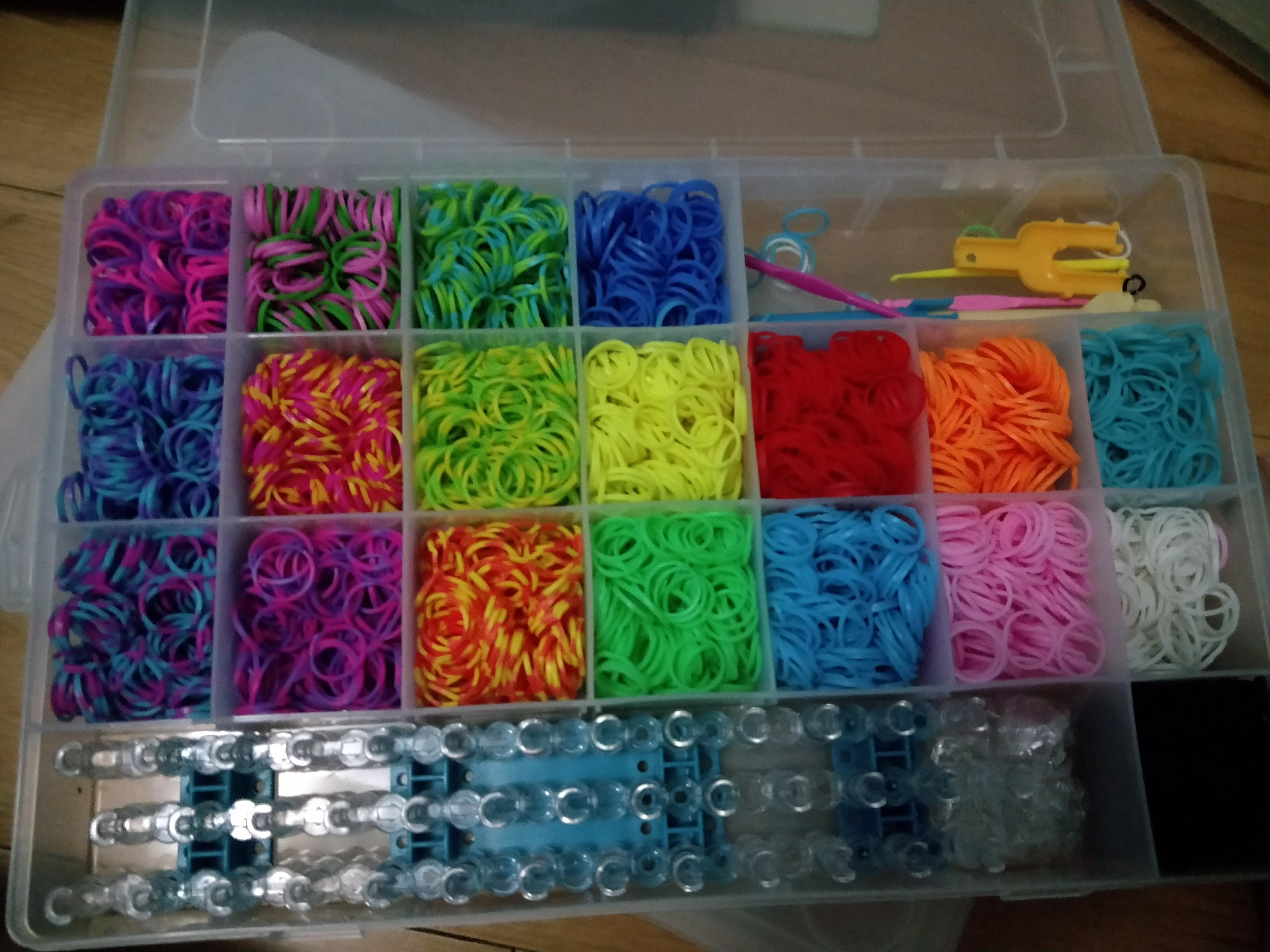 Rainbow loom rubber bands and loom set, Hobbies & Toys, Stationery