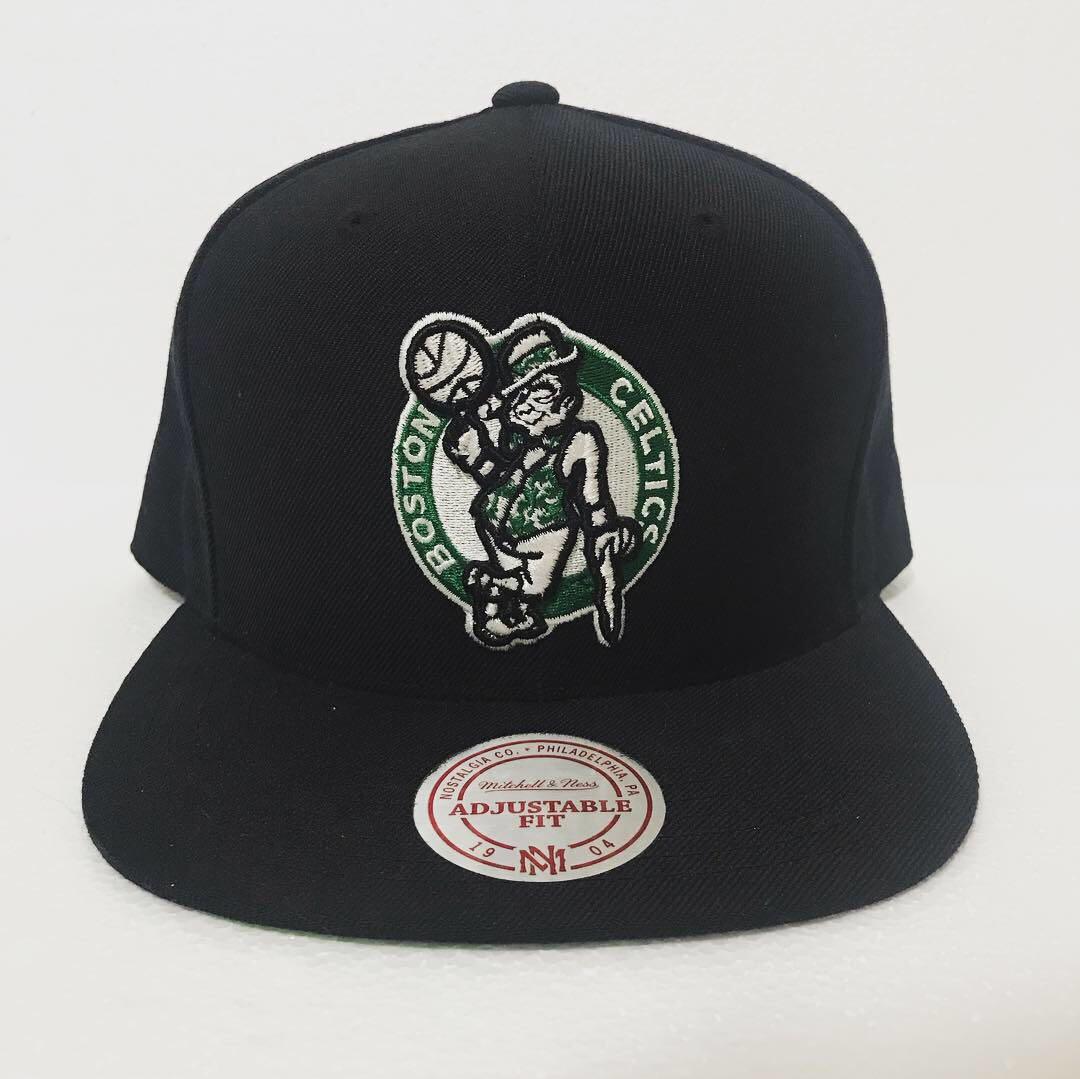 Bnew Legit Mitchell&Ness NHL Avalanche Snapback Cap, Men's Fashion, Watches  & Accessories, Caps & Hats on Carousell