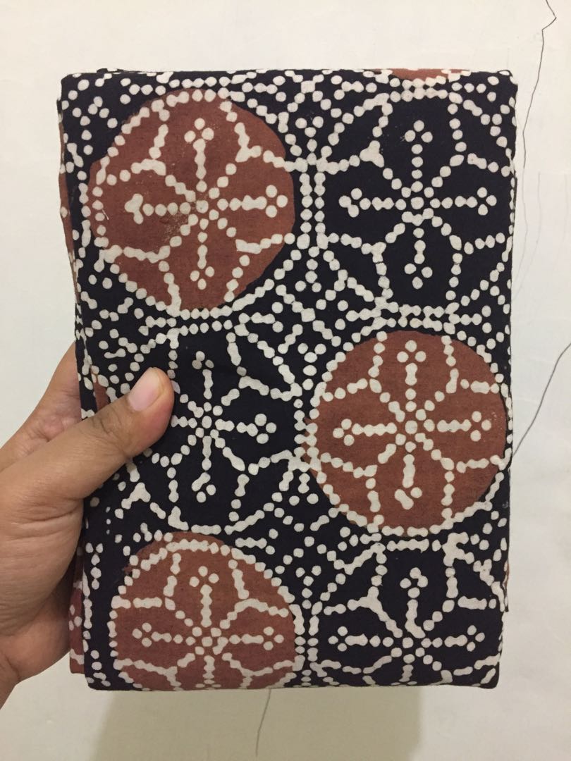 Sarung Batik Pekalongan Women S Fashion Muslim Fashion Bottoms On