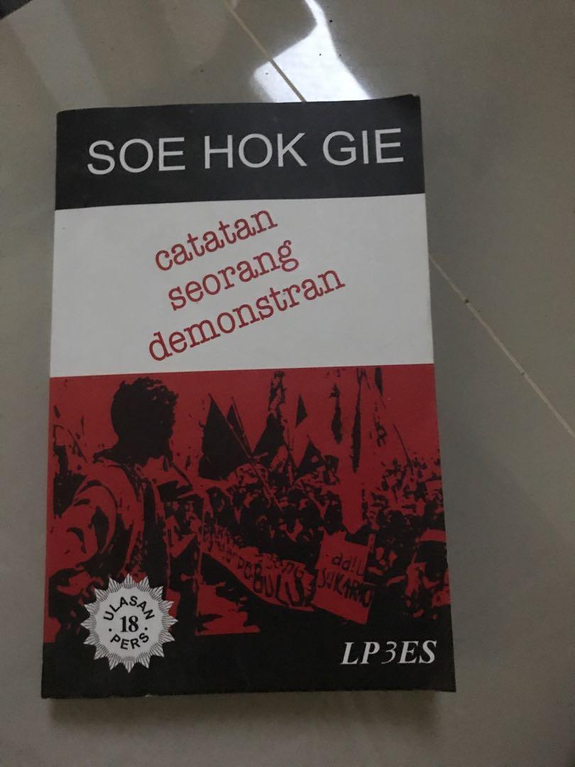 Soe Hok Gie - Catatan seorang demonstran, Buku & Alat Tulis, Buku di Carousell