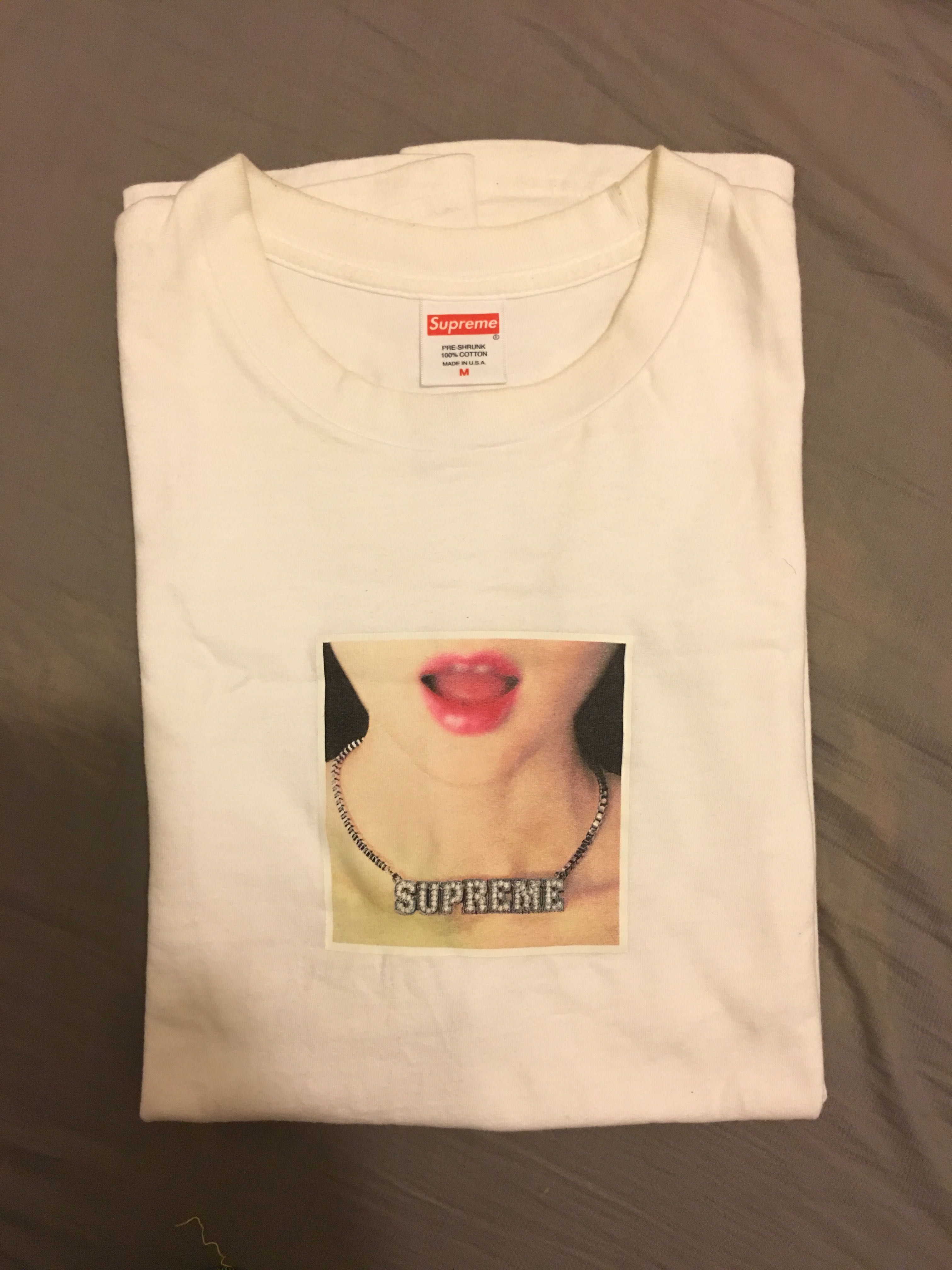 supreme necklace tee